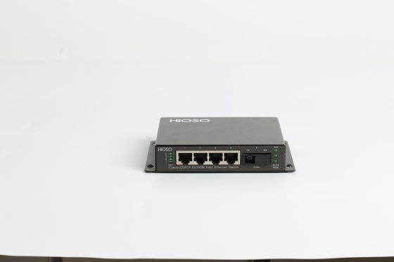 4 ports RJ45 1 port du commutateur d'accès 5 de 100M FX Uplink Port Ethernet